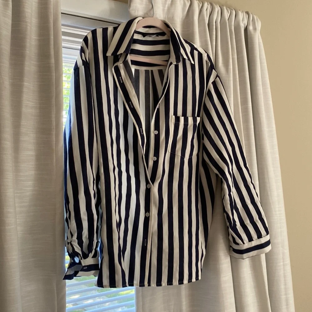 Kittenish Button Down - Picture 2 of 5